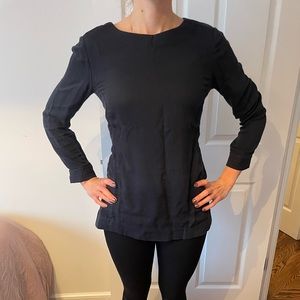 Trademark navy linen top in size s